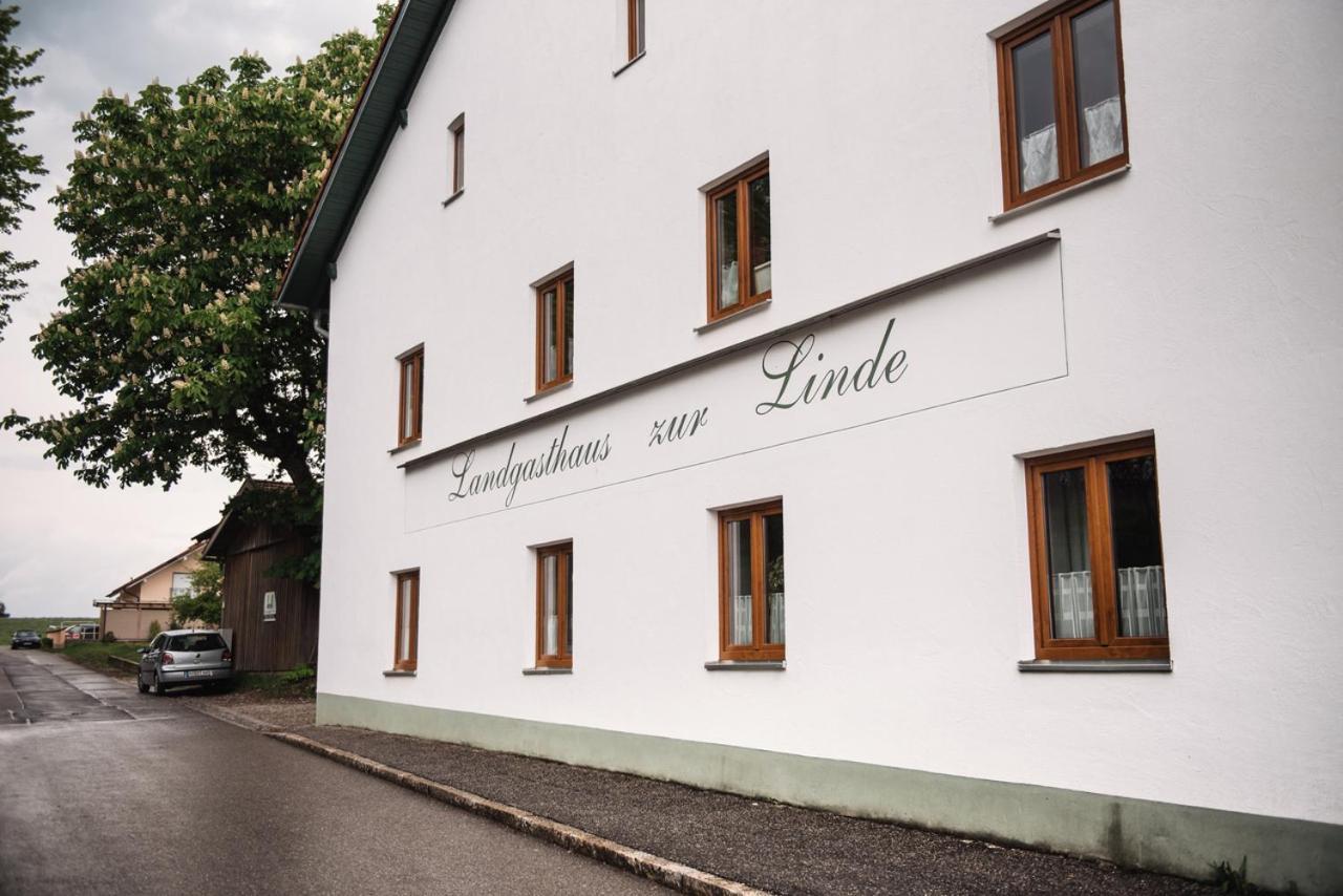 Landgasthaus Zur Linde Pleiskirchen Exterior photo